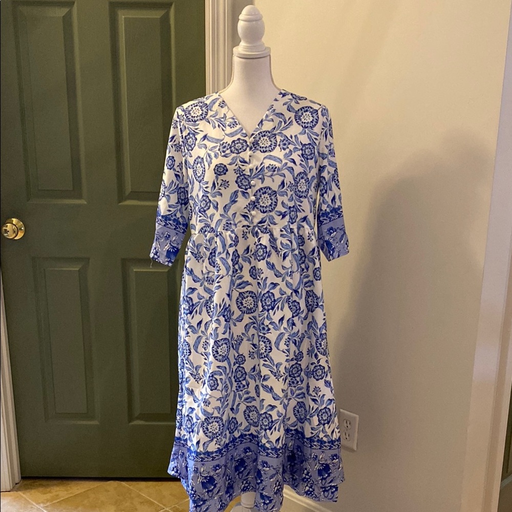 Elegant Blue and White Long Sleeve Dress